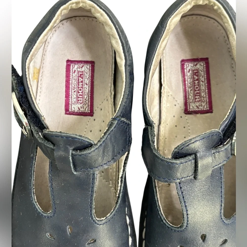 L'Amour Joy Classic Leather T-Strap Mary Jane in Navy, Size 13